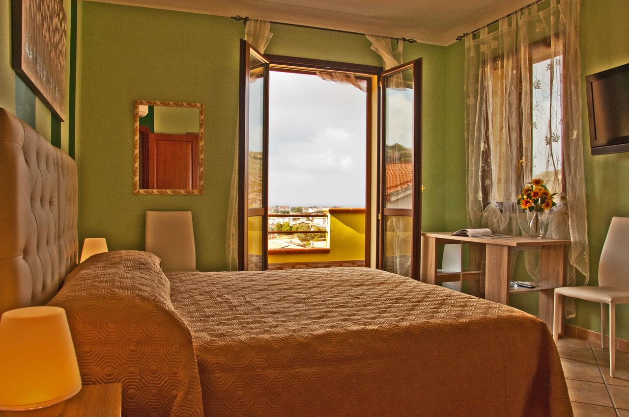 Casa Vacanze Sandalia บอซา ภายนอก รูปภาพ